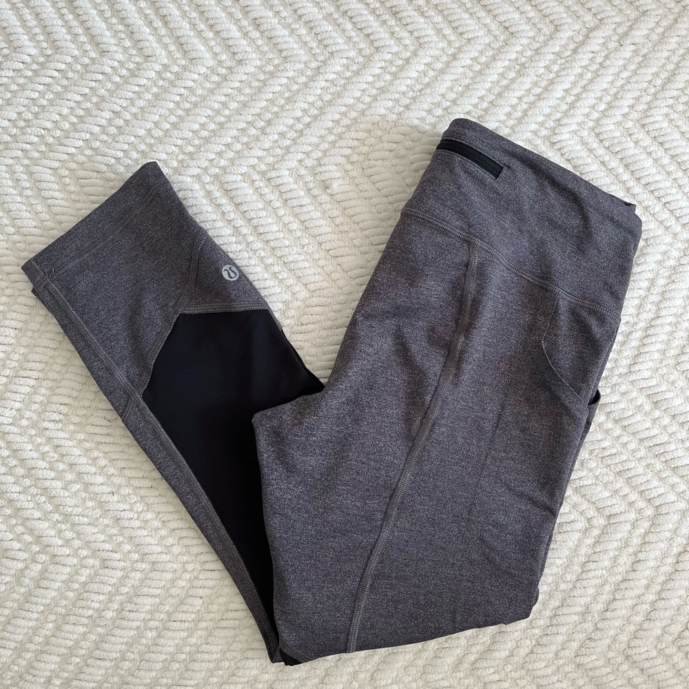Lululemon Gray/Black Cropped Leggings - Size 6